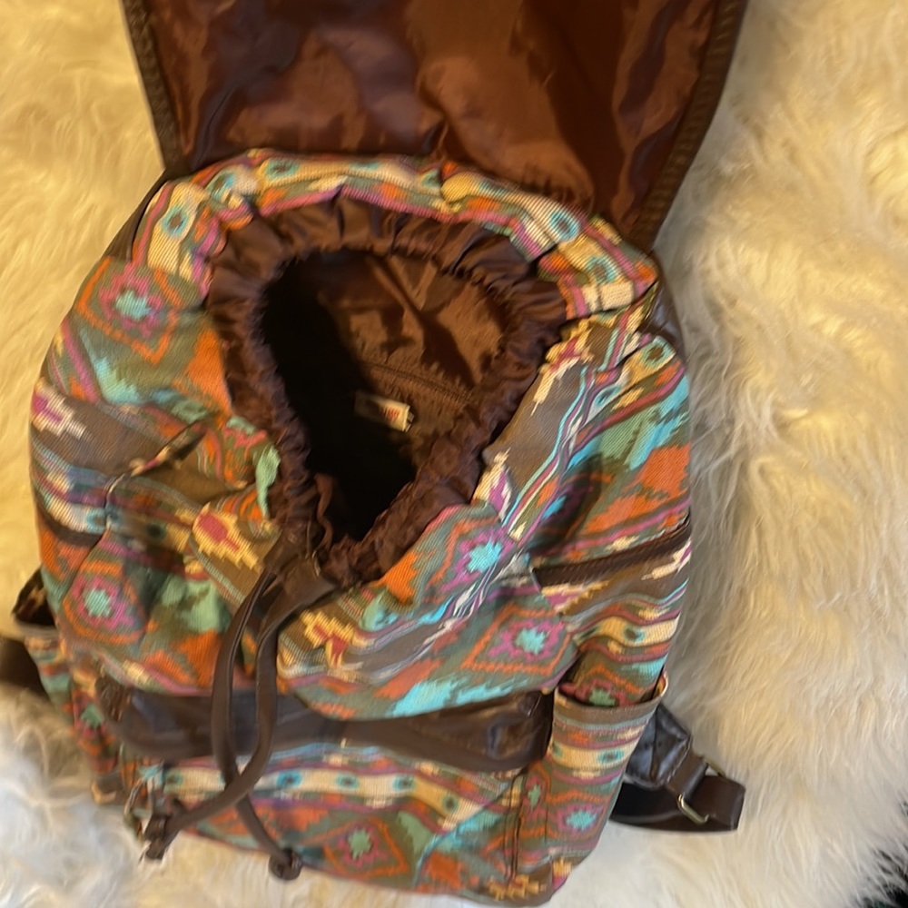 Backpack - Picture 3 of 10